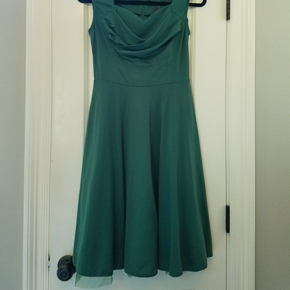 💟 NWT Sleeveless Green Dress - Picture 2 of 2